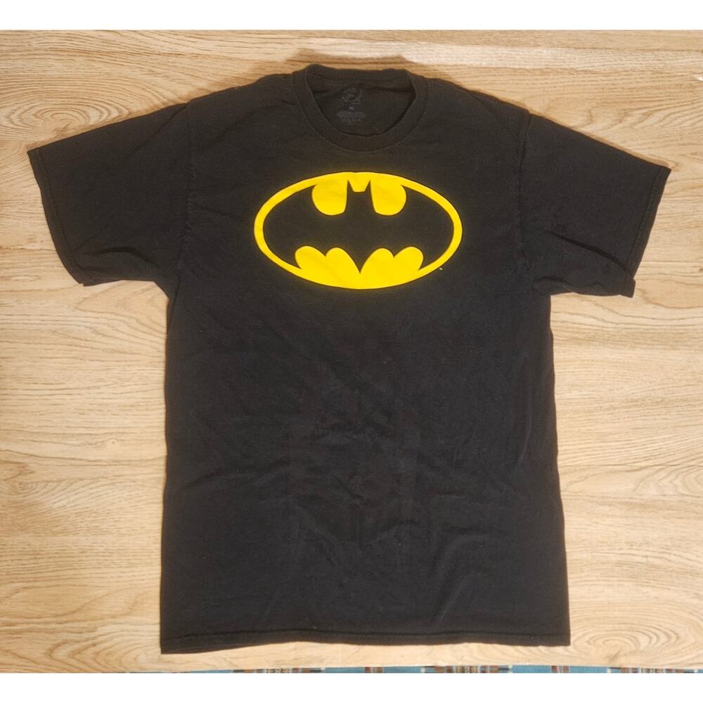 DC Comics Batman Distressed Classic Logo Short Sleeve T-Shirt Adult Size Medium